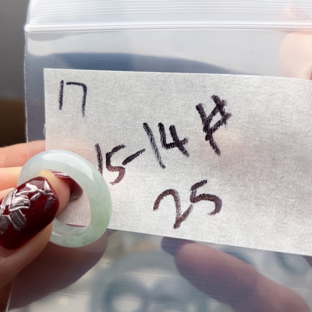 翡翠戒指未镶嵌嘟*闪