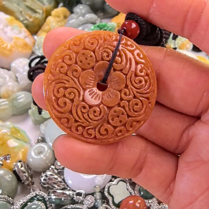 翡翠颈饰未镶嵌吊坠