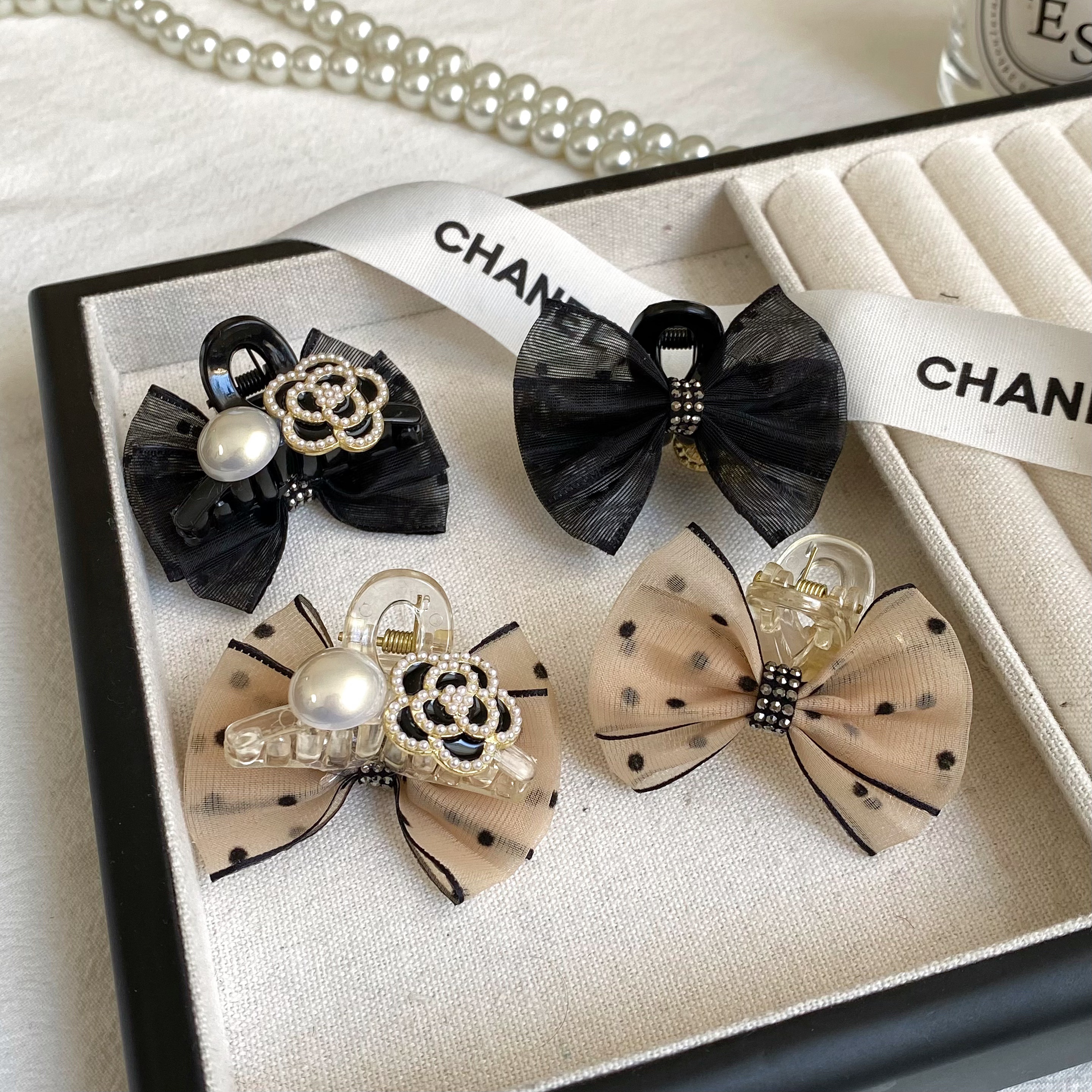 2025新款山茶花珠珠蝴蝶结刘海夹AB双面气质小香风抓夹女