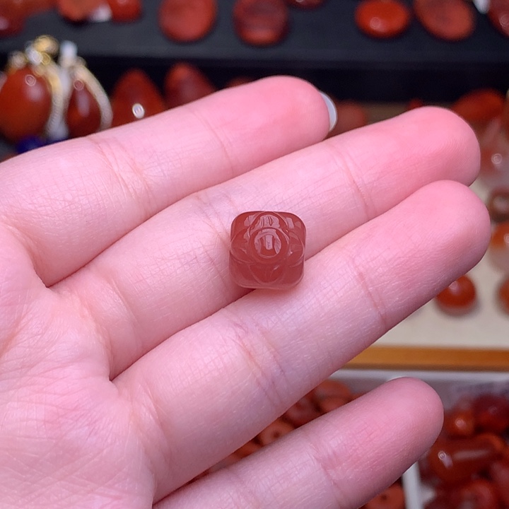 南红玛瑙未镶嵌珠宝半成品柿子