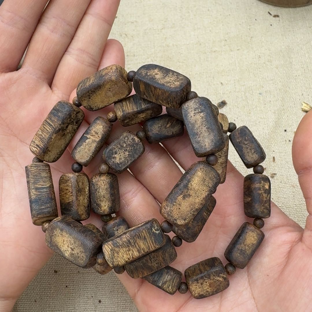 沉香手串绿奇楠单圈约0.9多样性发一条