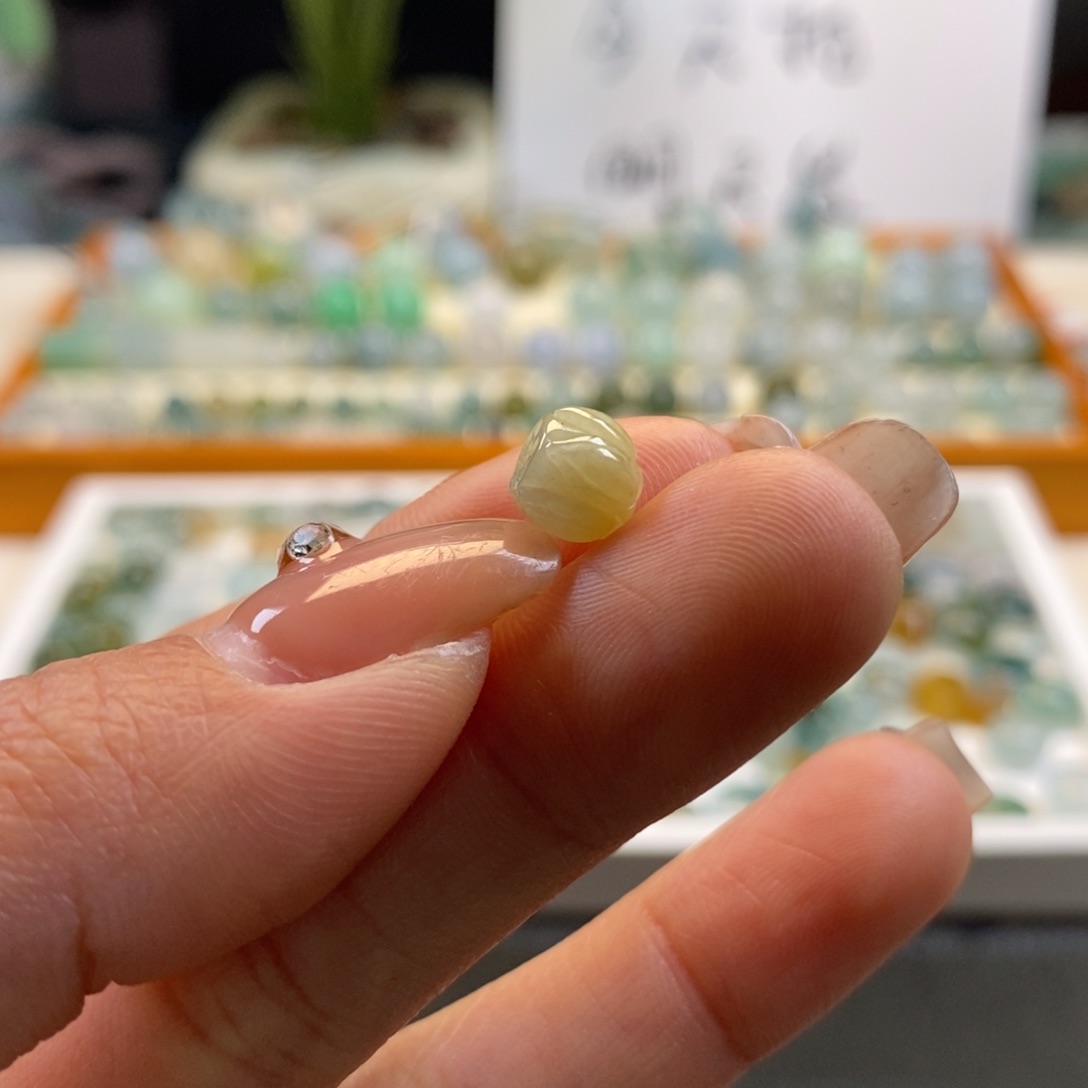 翡翠散珠天然翡翠莲花珠7.2×6.7