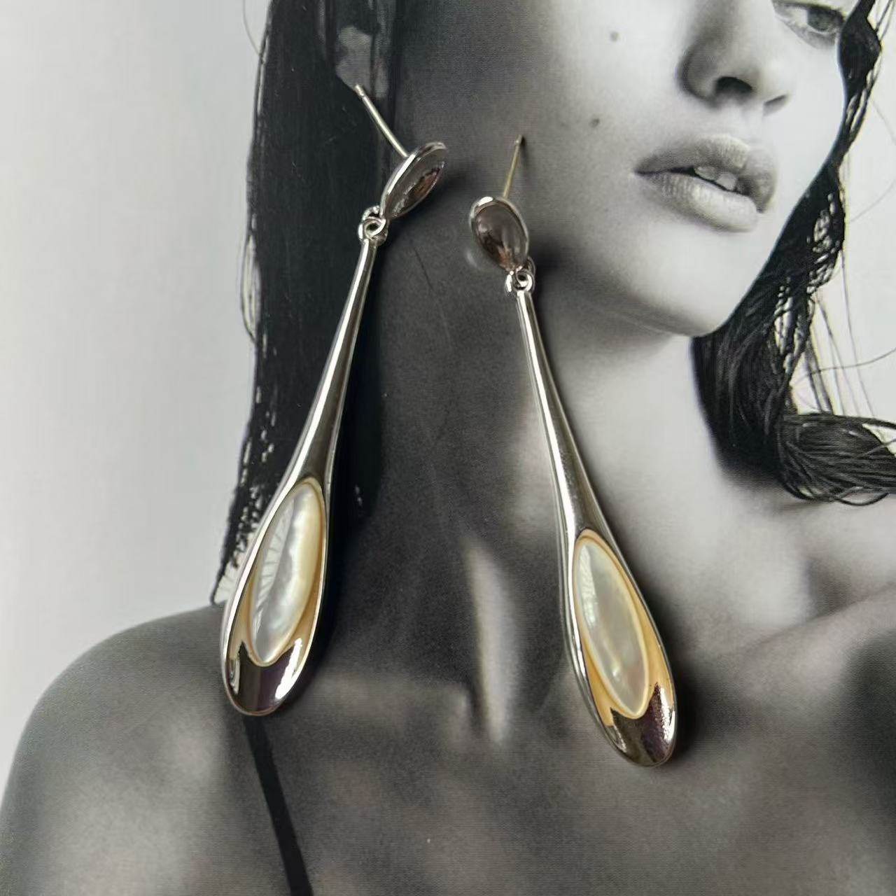 精美耳环白.孤品耳环不退不换