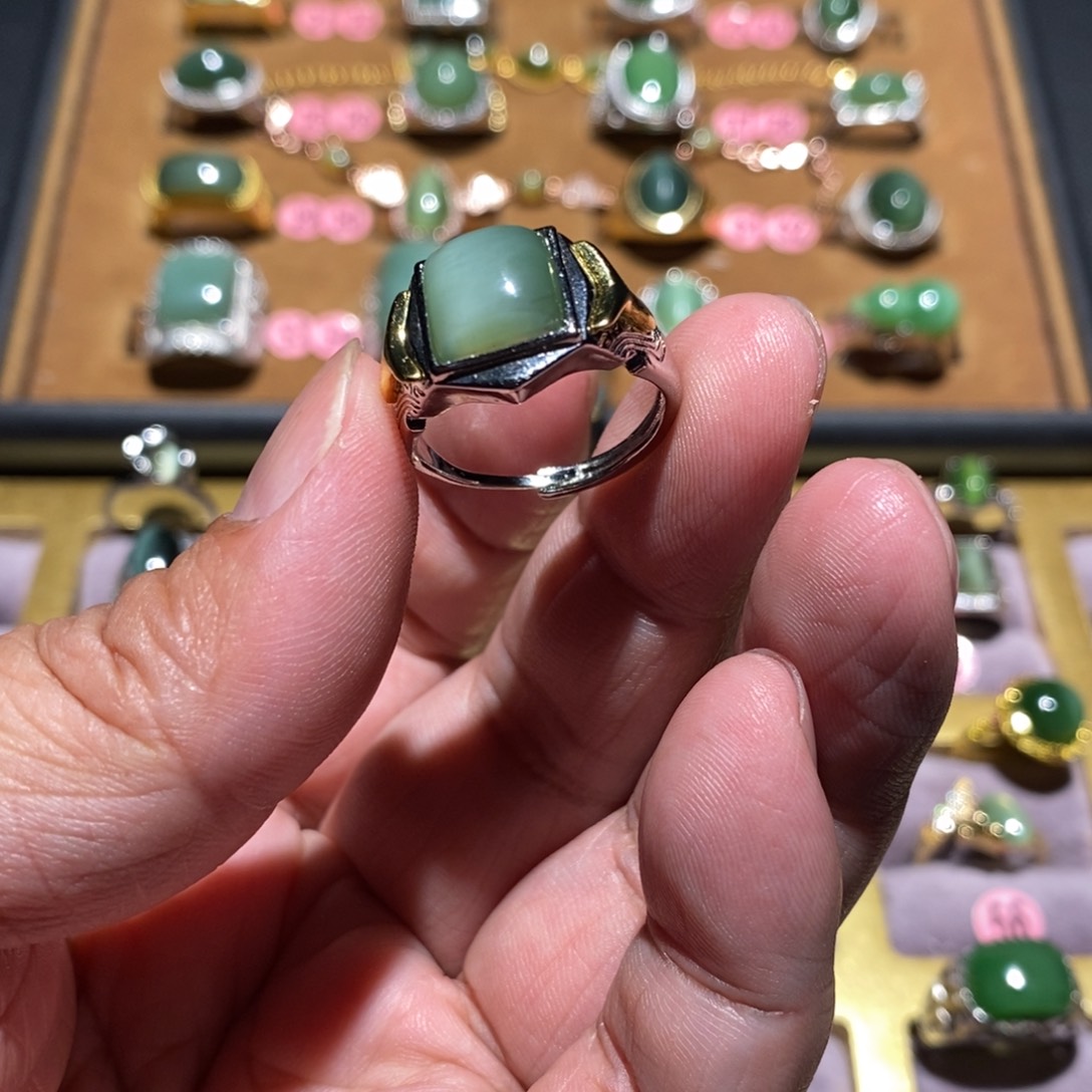 和田玉（碧玉）戒指未镶嵌