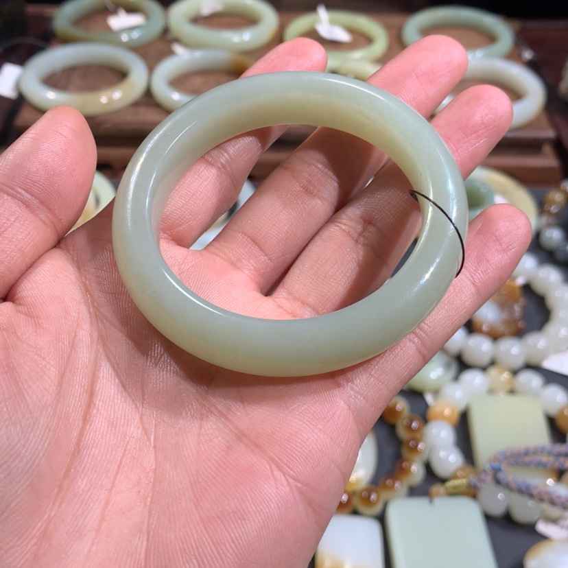 【闪购商品】和田玉手镯未镶嵌新疆且末近矿青白奶蓝手镯