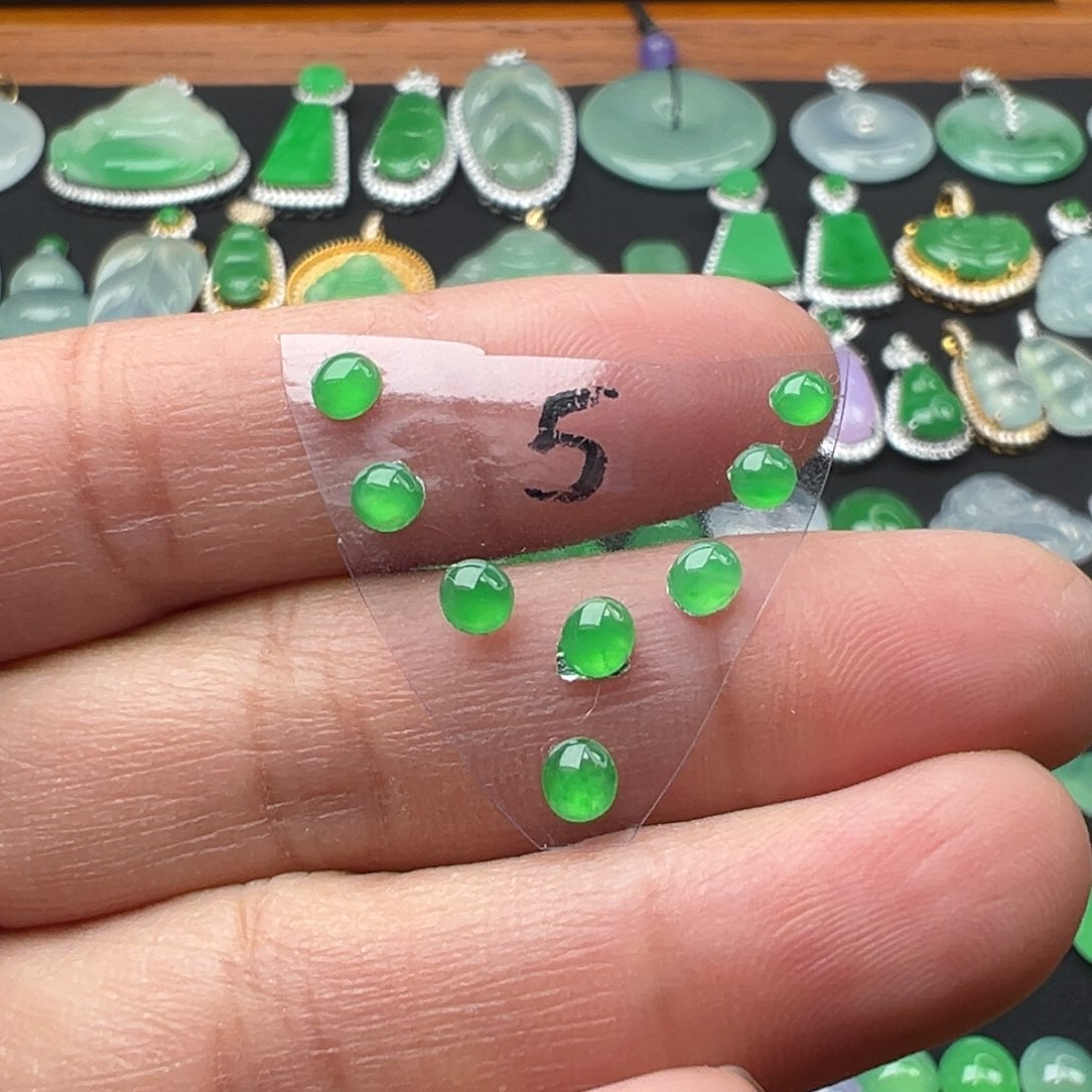 翡翠颈饰未镶嵌蛋3.9