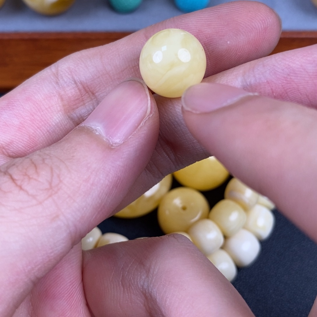 琥珀未镶嵌珠宝奇石22