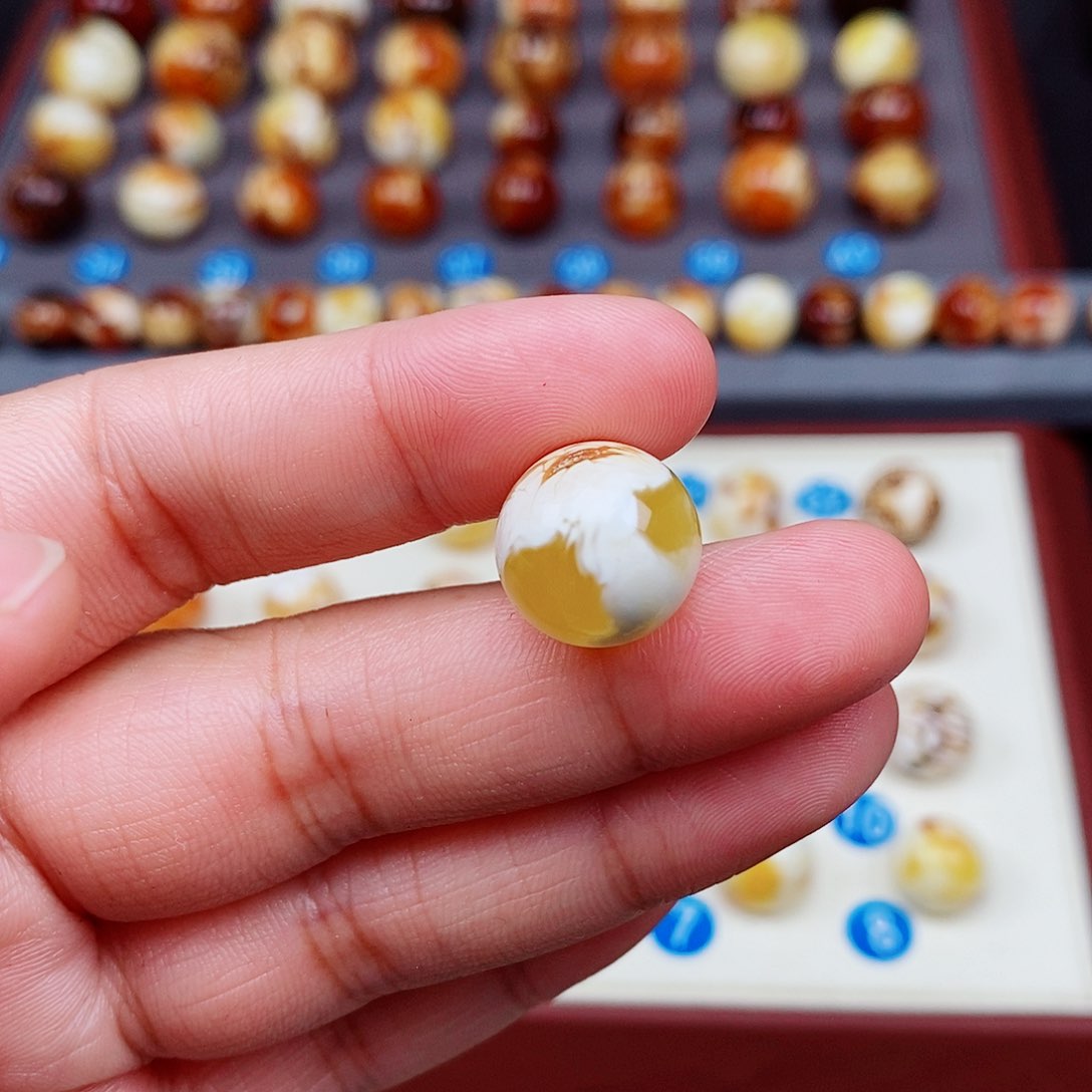 未镶嵌蜜蜡裸石1**8蜜蜡