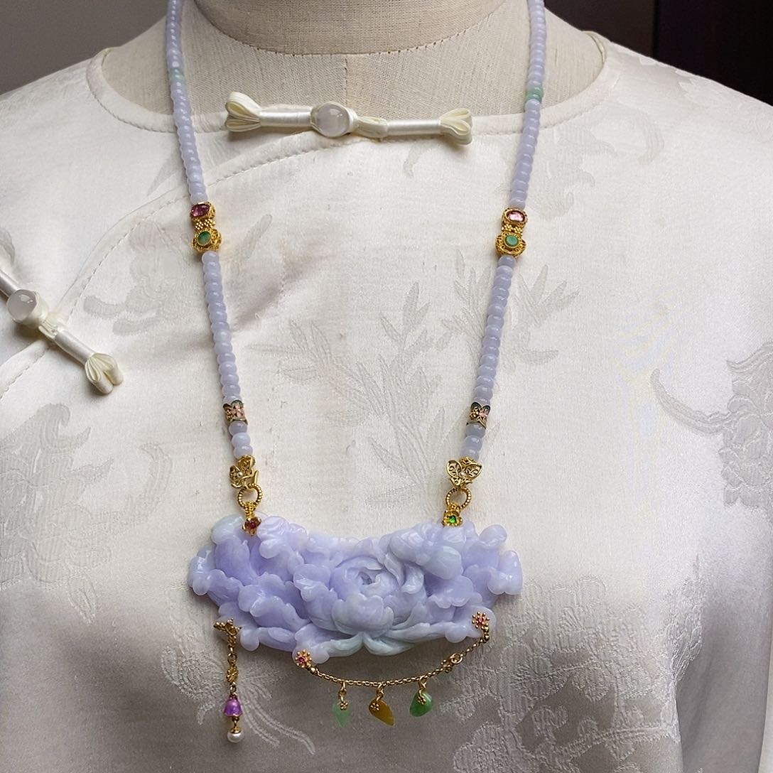 翡翠颈饰未镶嵌天然