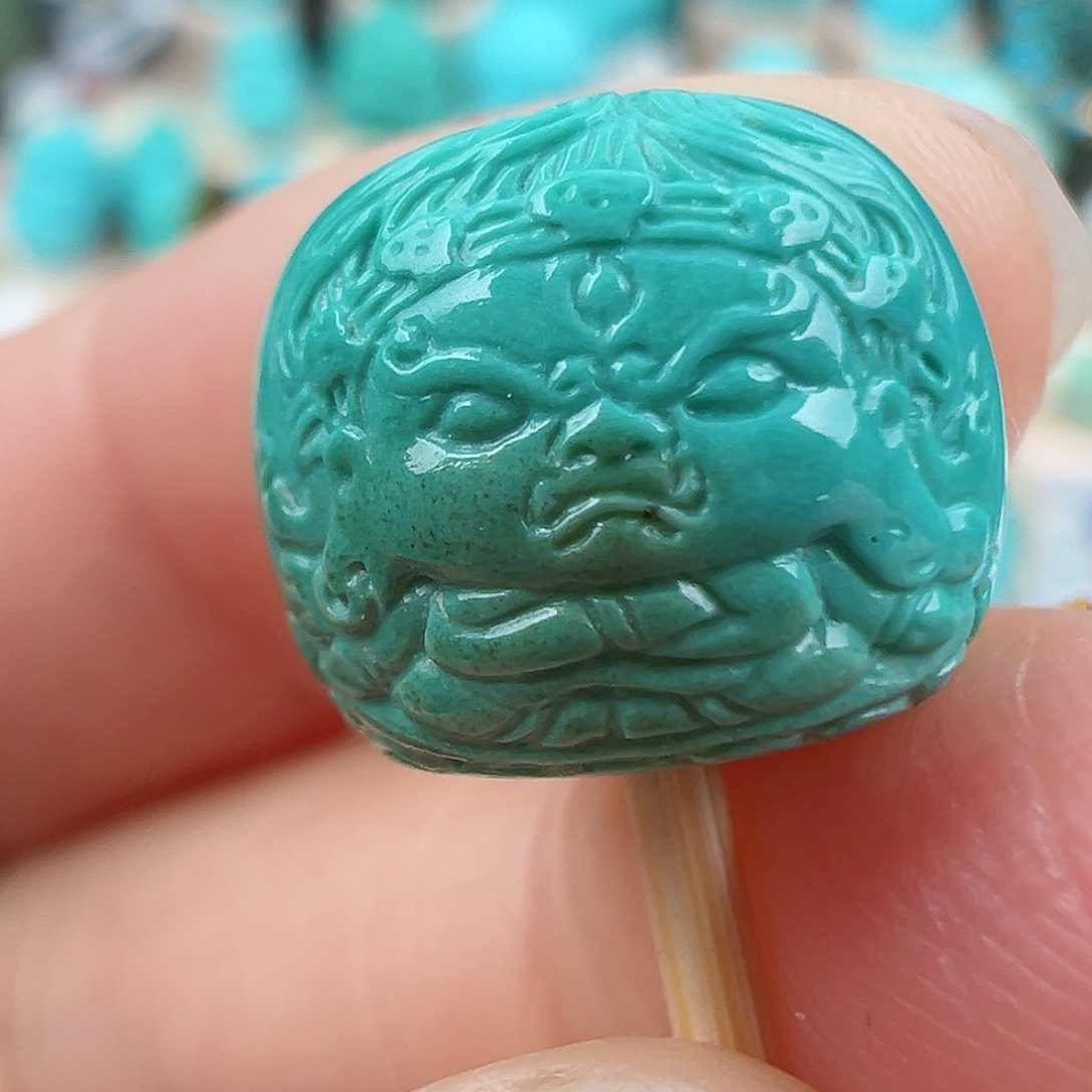 绿松石配饰未镶嵌