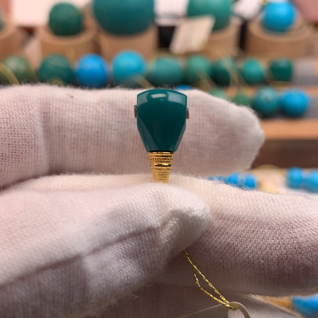 绿松石18K金镶嵌珠宝奇石8.8m