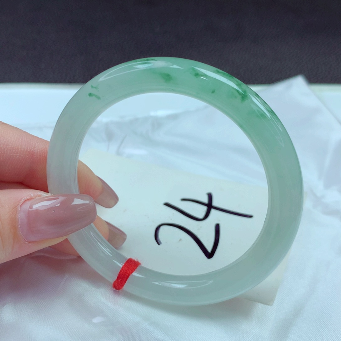 翡翠手镯未镶嵌手镯54