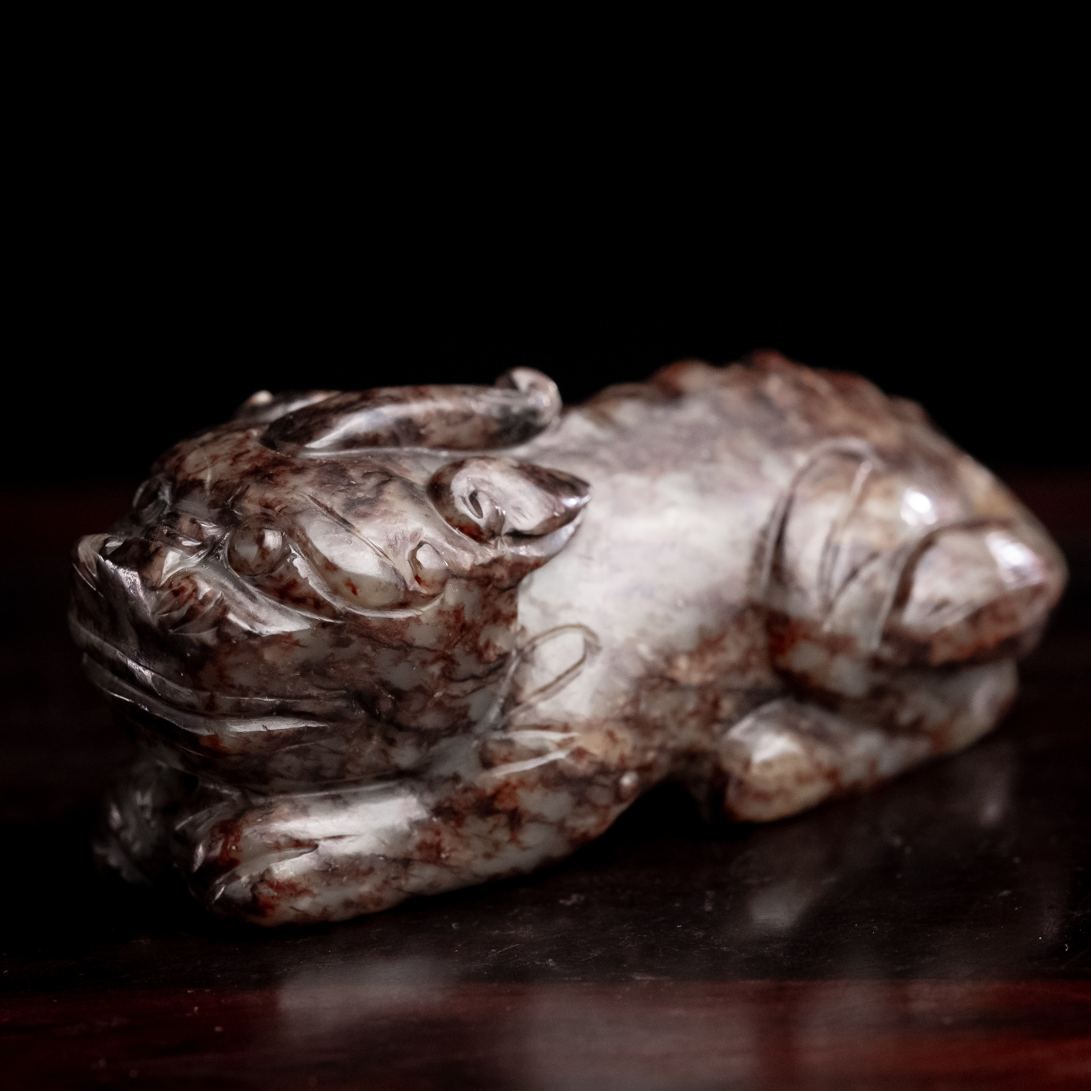 明代和田玉瑞兽把件