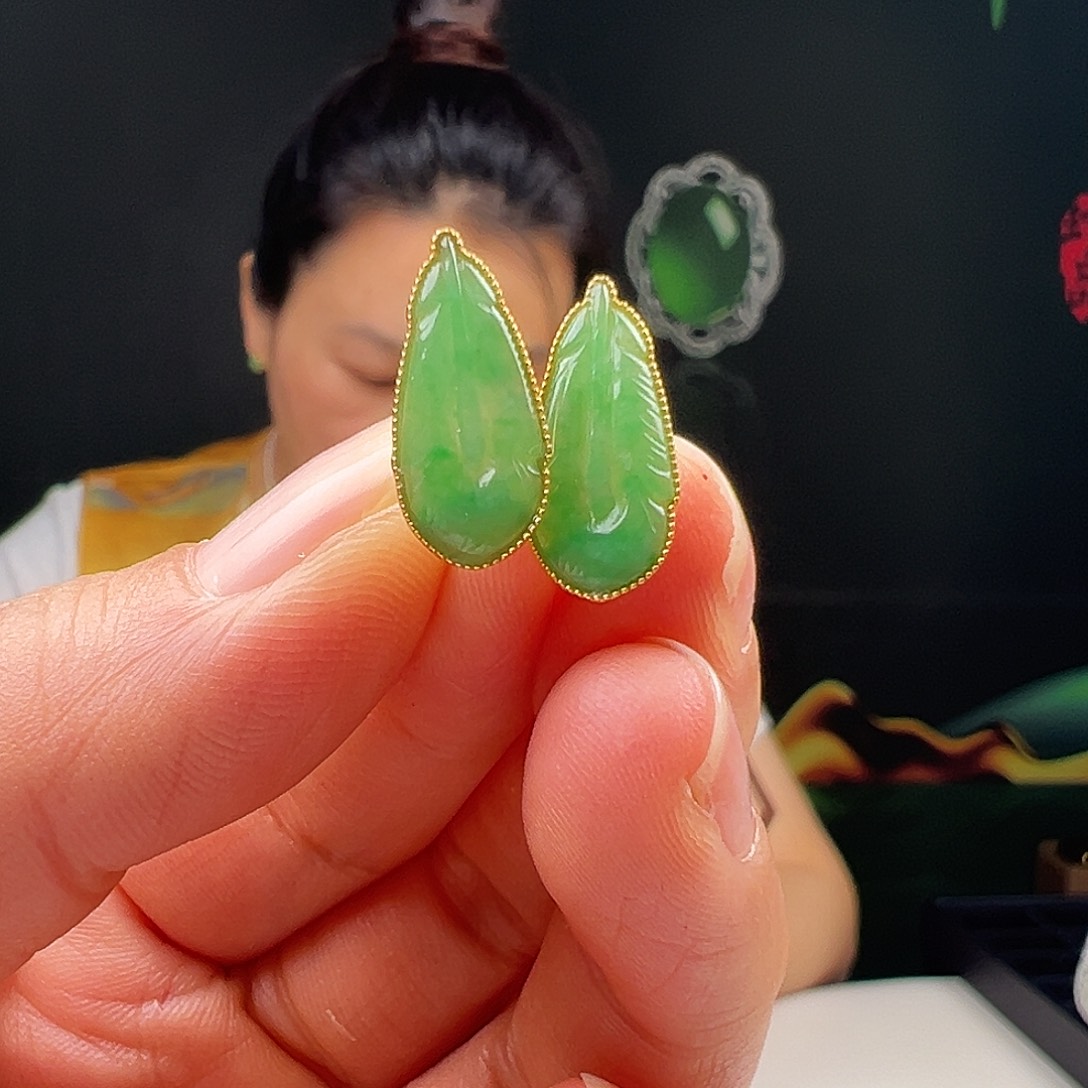 翡翠18K金镶嵌耳饰天然翡翠