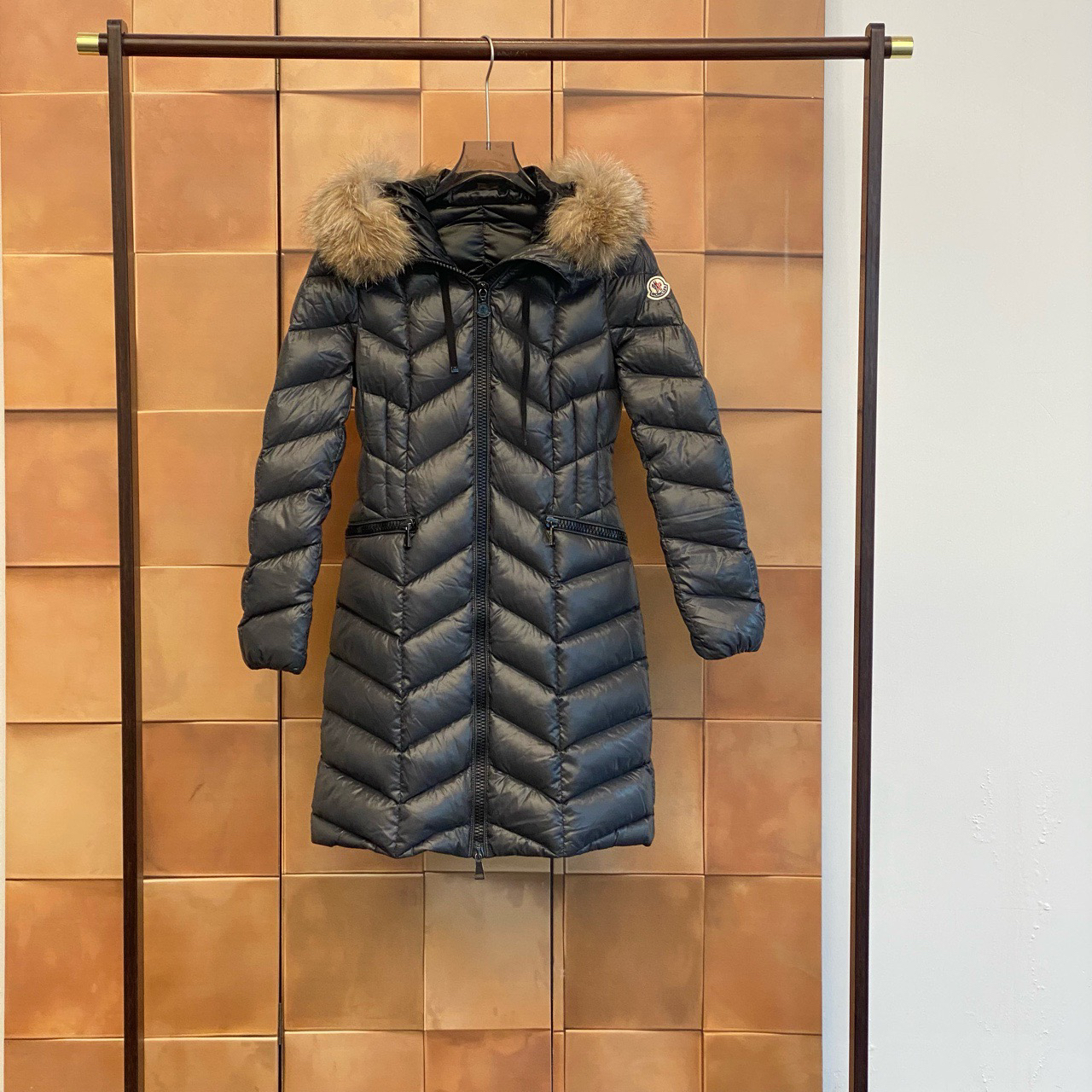 Moncler Bellette灰色刺绣连帽毛领长款羽绒服/2码/99新/27666