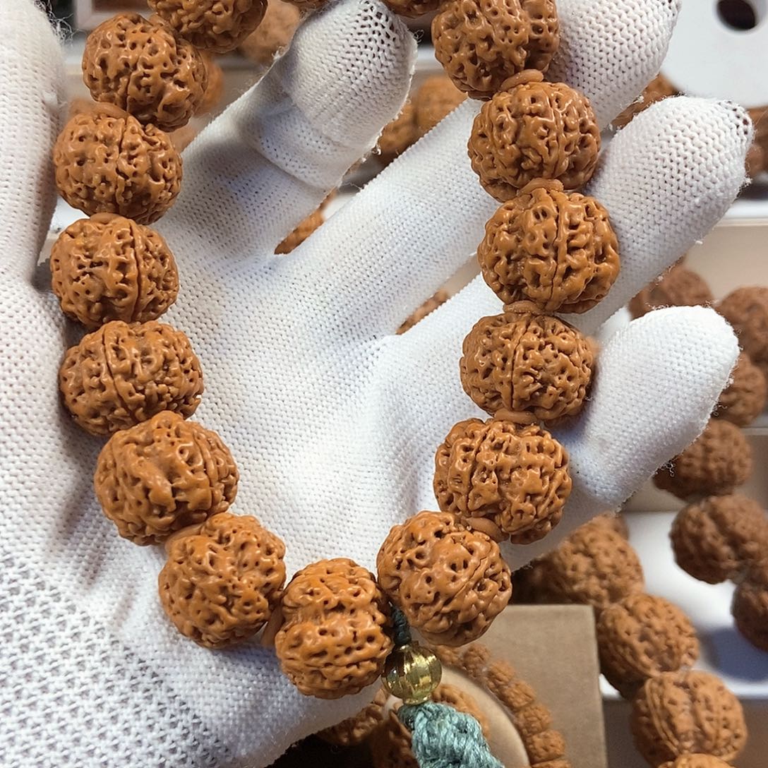 用***3吊坠金刚菩提深沟梅花