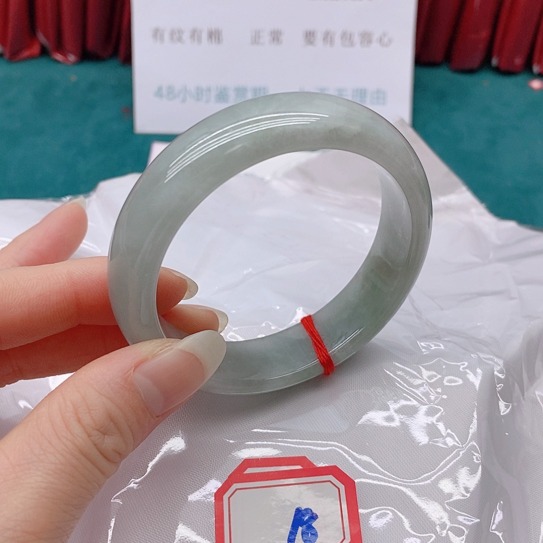 翡翠手镯未镶嵌?****18888888