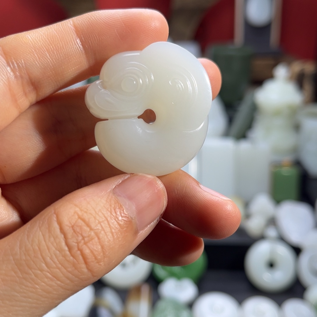 和田玉吊坠(赠链)未镶嵌