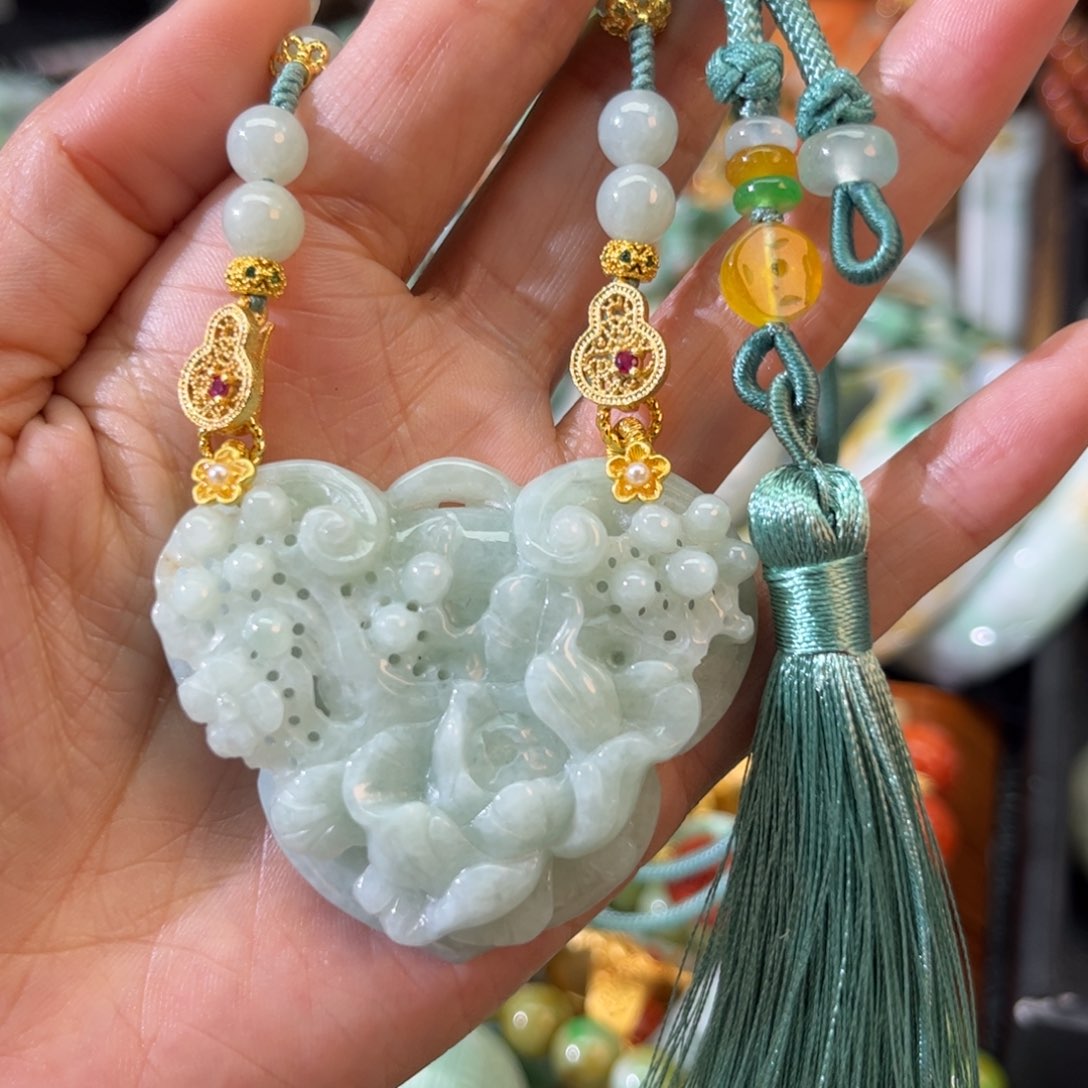 翡翠颈饰未镶嵌待编款