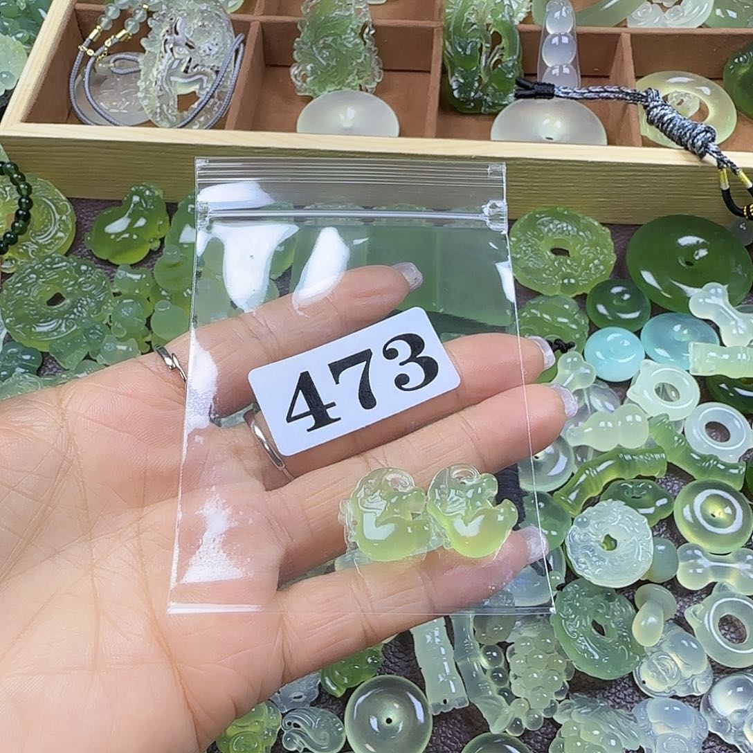 徐***e蛇纹石玉未镶嵌岫玉吊坠