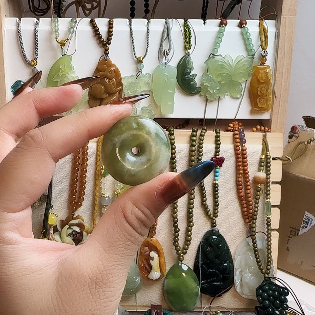 暖****蛇纹石玉合金颈饰