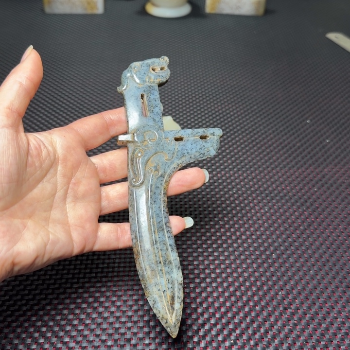 古玉老玉玉戈把件