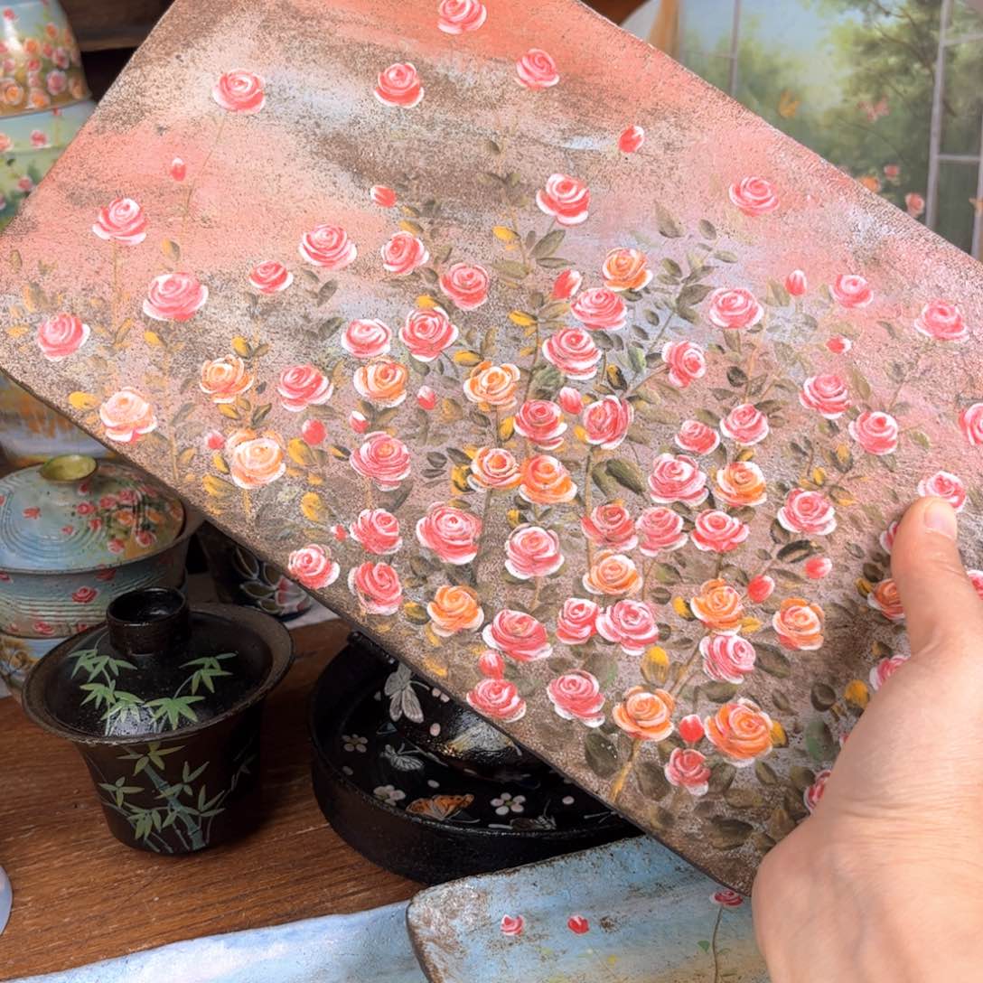 碟釉下五彩斑斓色彩