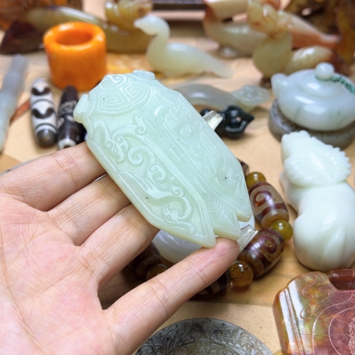 【闪购商品】蛇纹石玉颈饰未镶嵌