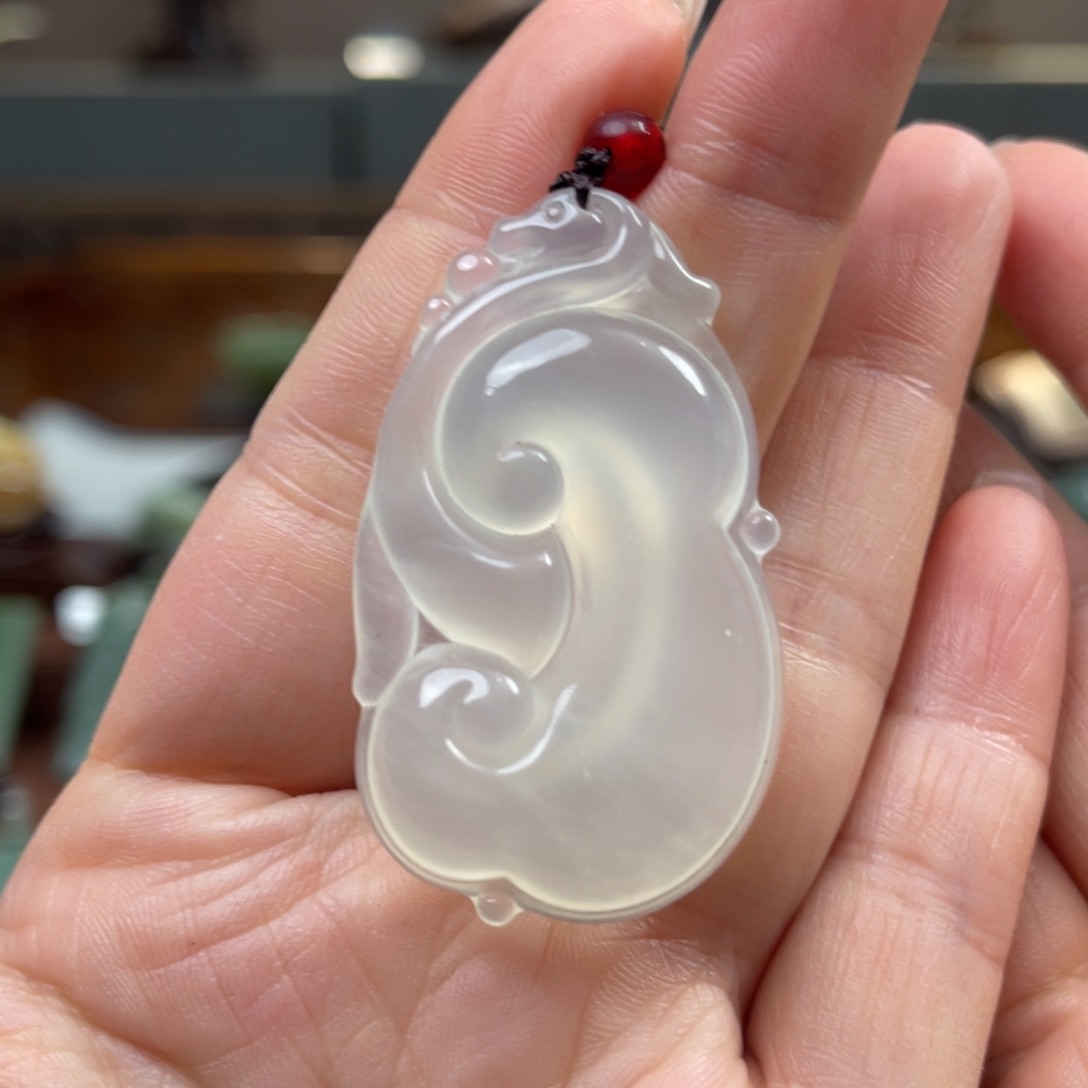 蛇纹石玉挂件未镶嵌