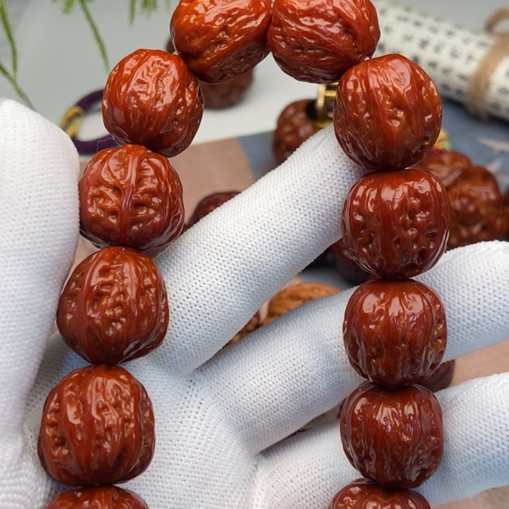 俗***、文玩核桃吊坠文玩手串文玩手串