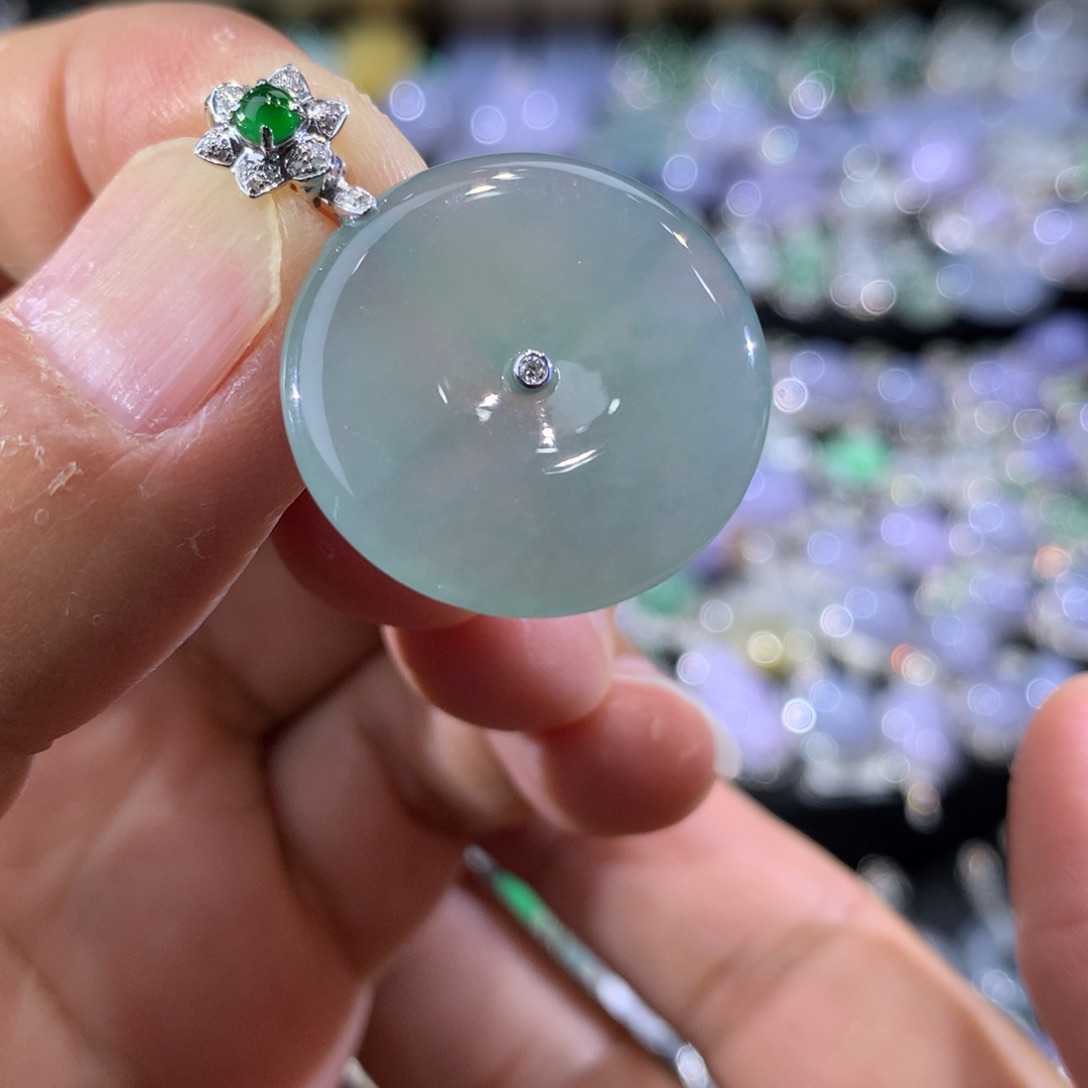 翡翠吊坠(不含链)18K金镶嵌