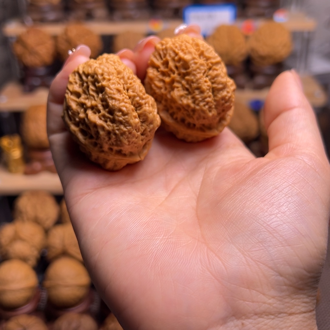 把件桃核鱼子纹开背H6、41……