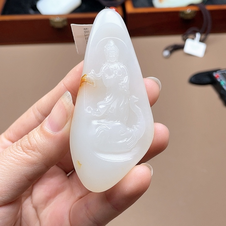 和田玉挂件未镶嵌三**?F