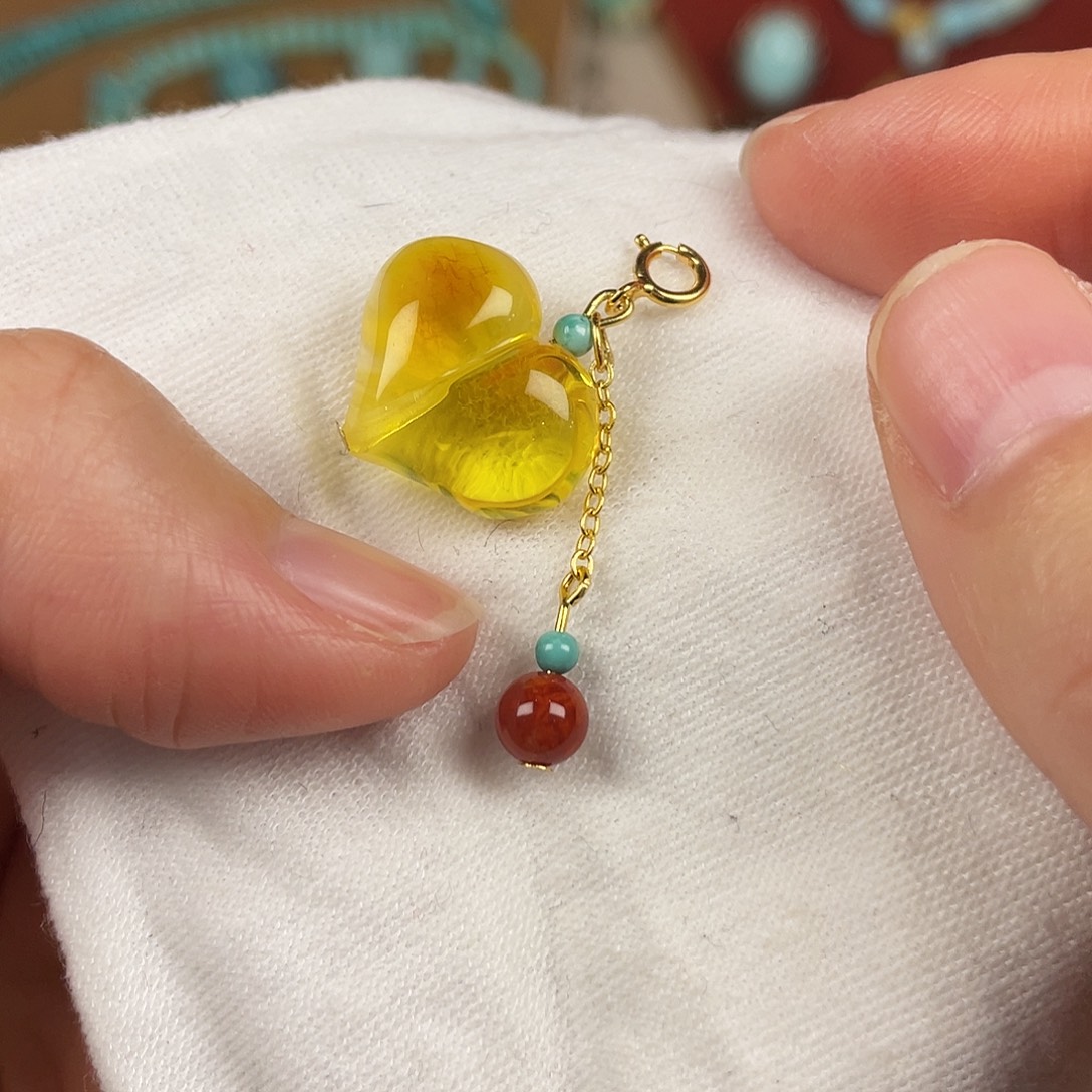 蜜蜡未镶嵌裸石配饰