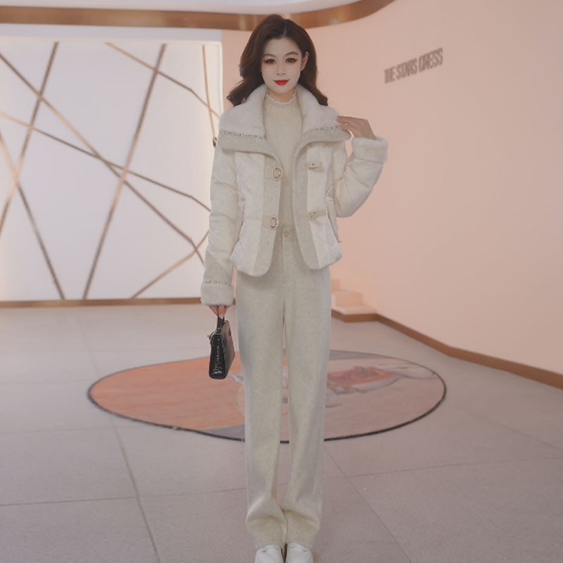 【羽绒服】冬季时尚修身休闲女神范显瘦减龄百搭羽绒服套装