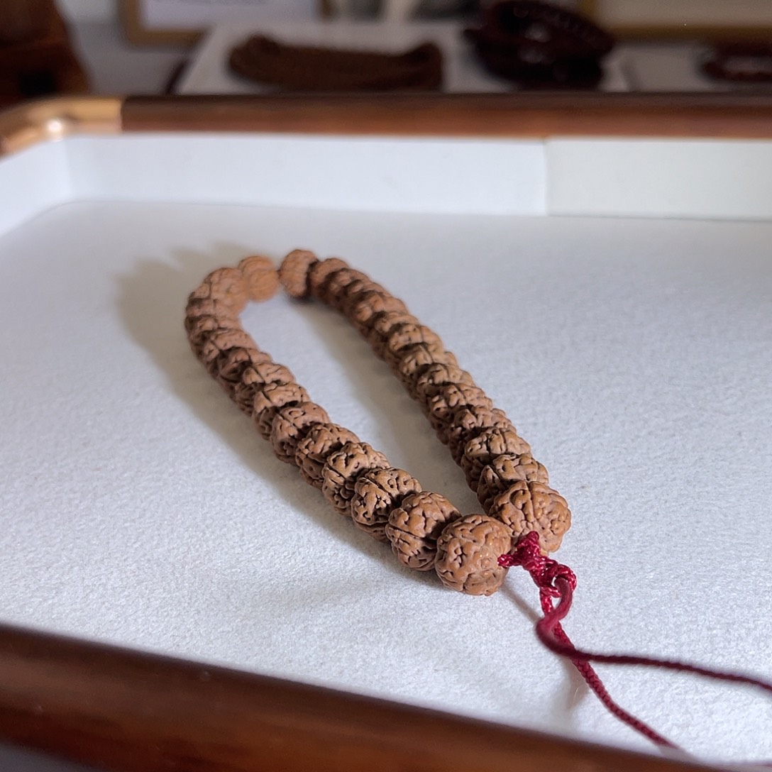 金刚菩提吊坠老树王手持尺11。  521