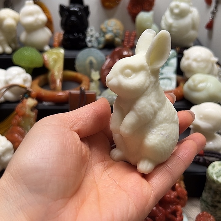 蛇纹石玉吊坠未镶嵌