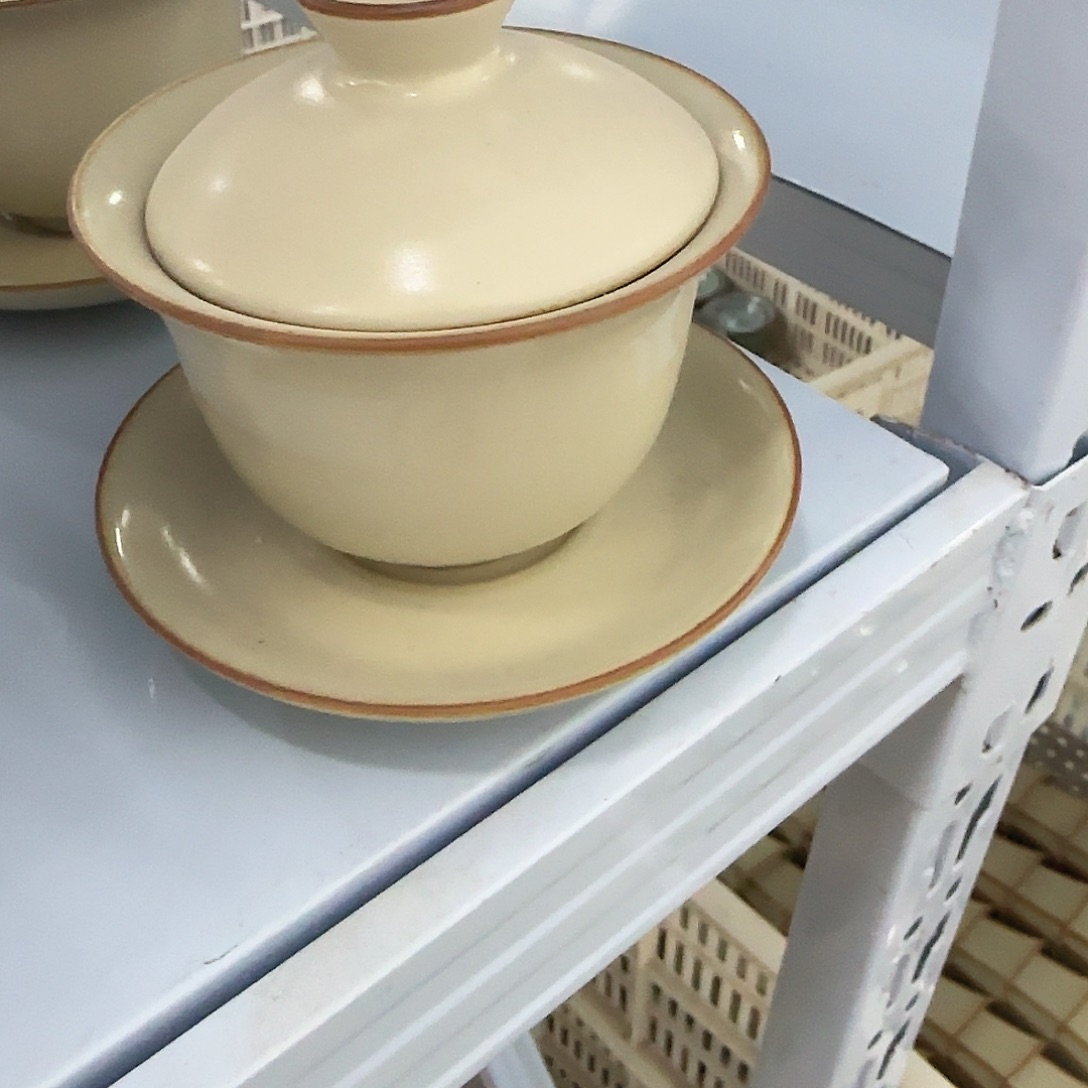 瓷片炸仓库，微瑕。。。。