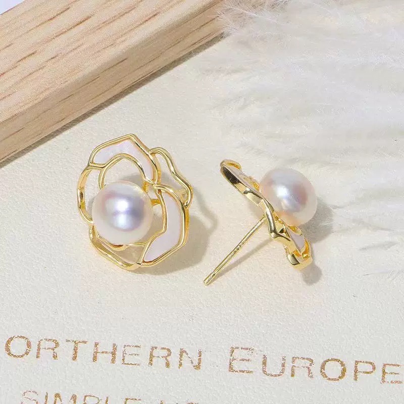 01-64k山茶花耳钉