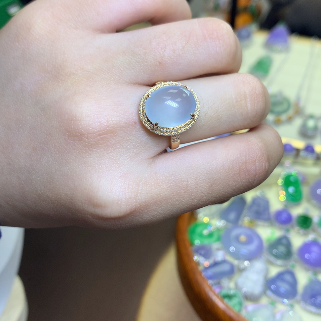 翡翠颈饰18K金镶嵌翡翠