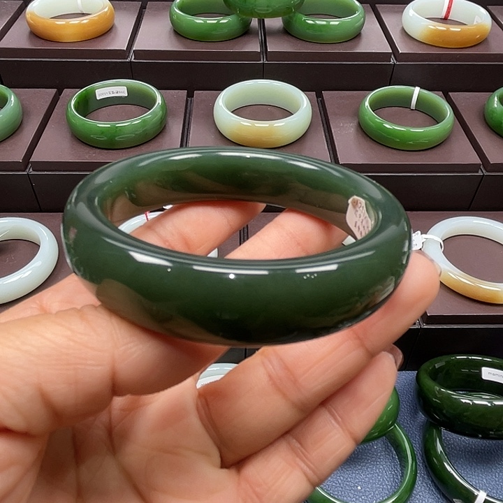 和田玉未镶嵌手镯5758