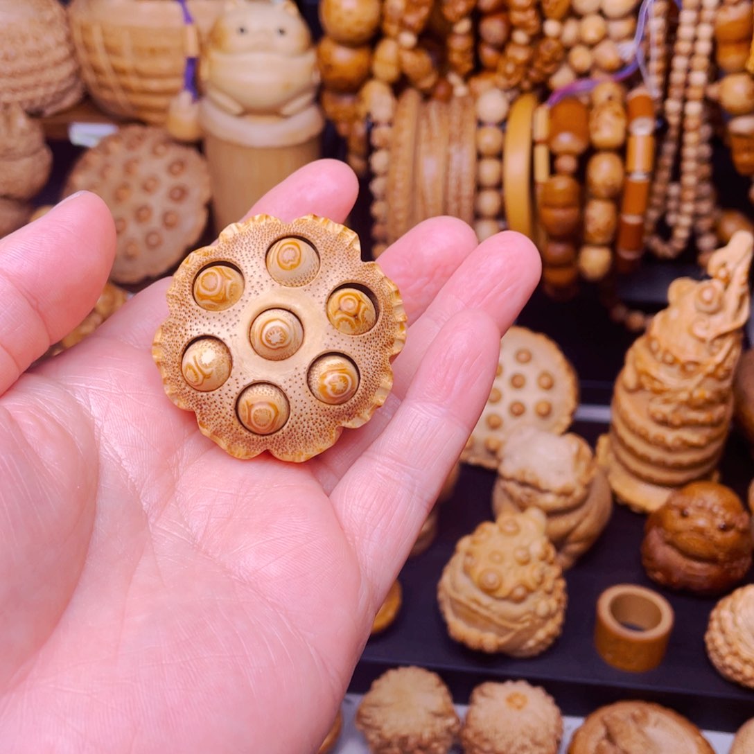 竹@****?竹根雕莲蓬把玩件