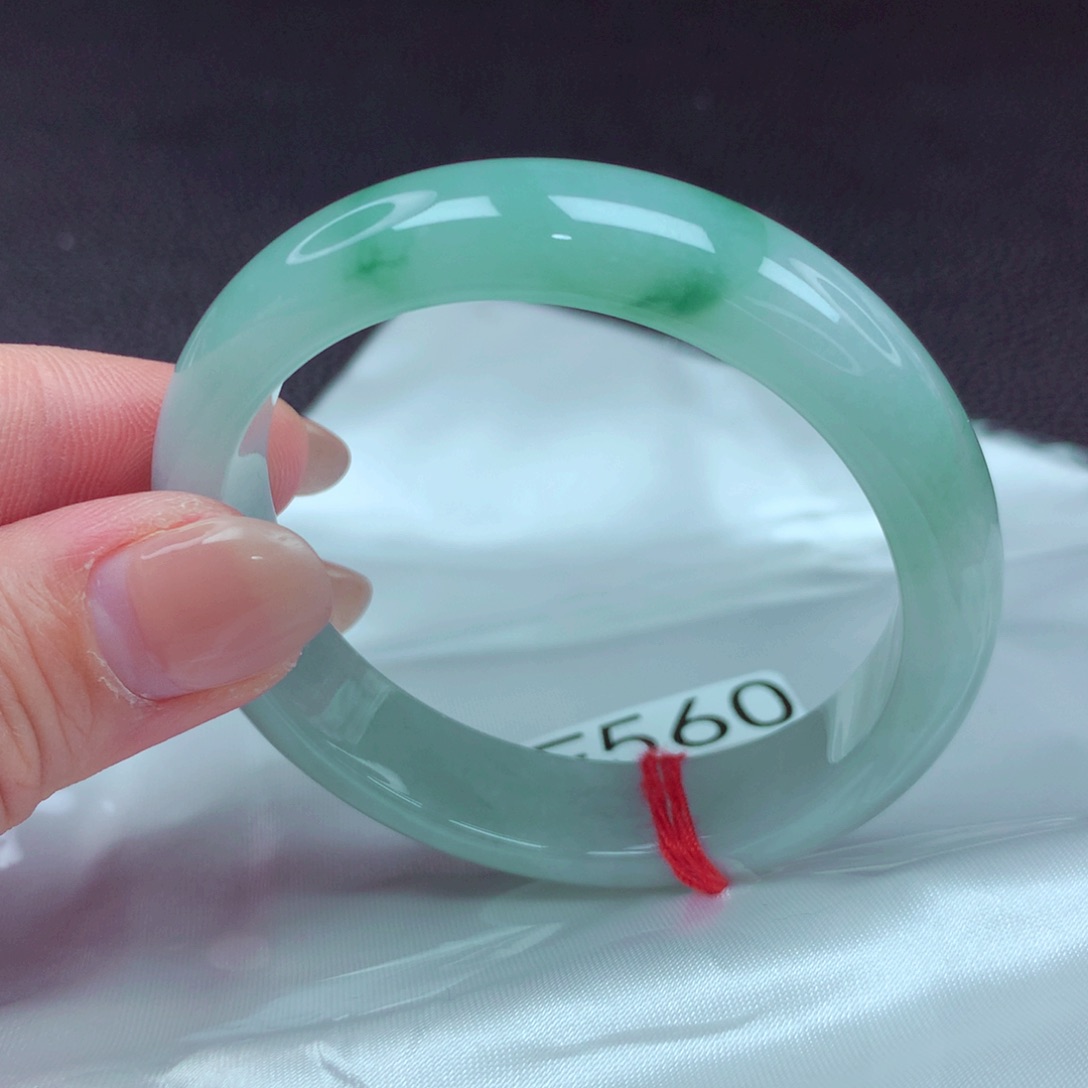 翡翠手镯未镶嵌手镯88