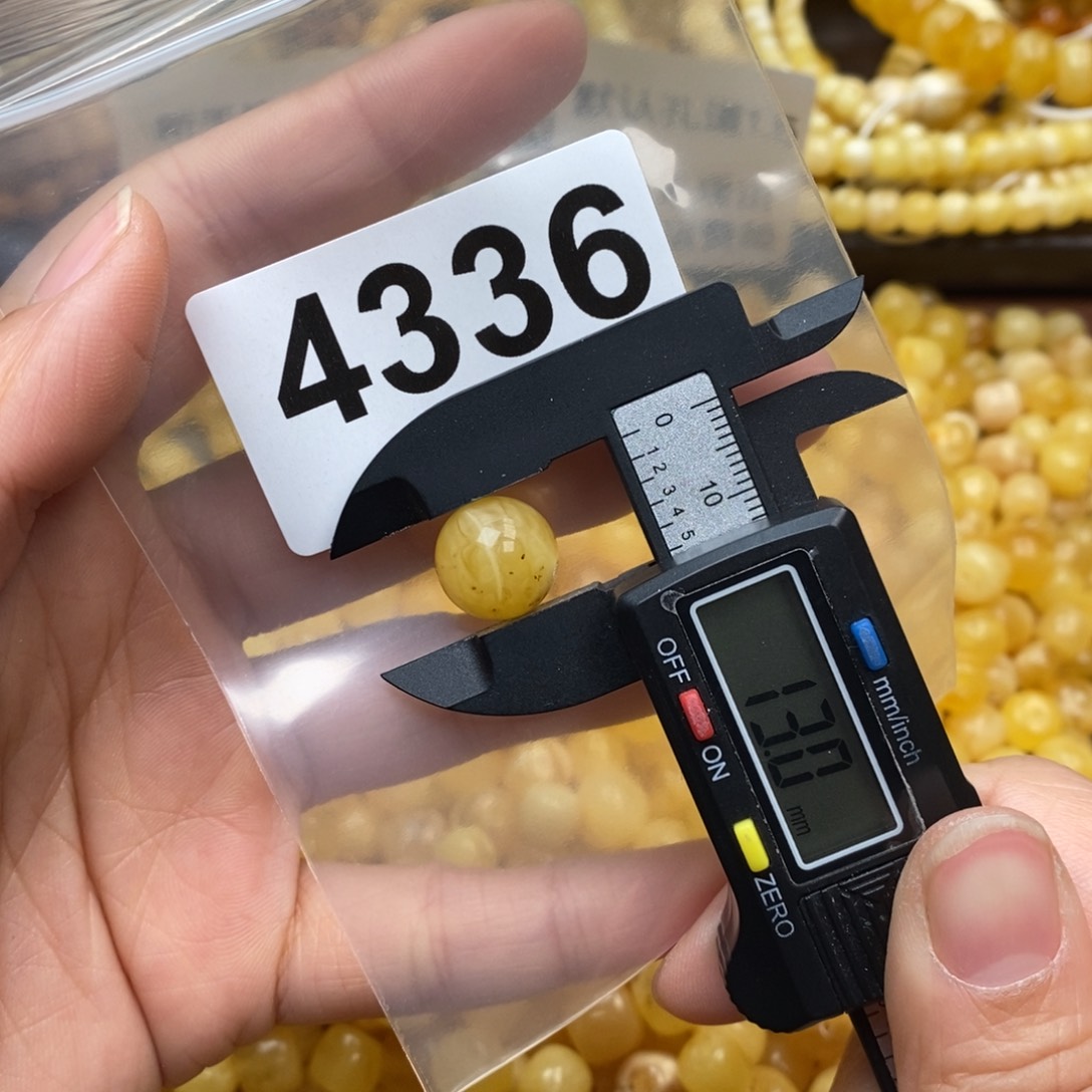 蜜蜡珠宝奇石未镶嵌