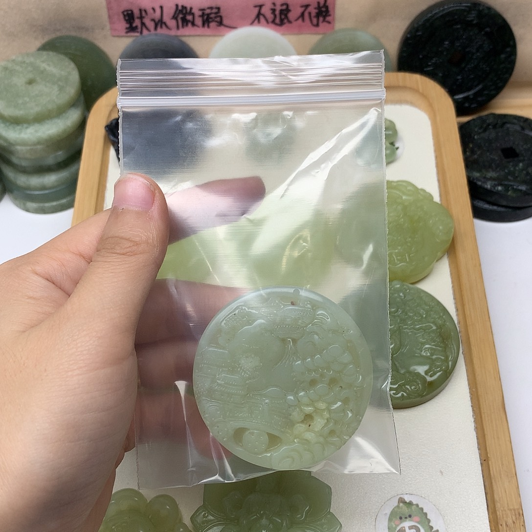 蒲***英蛇纹石玉合金颈饰
