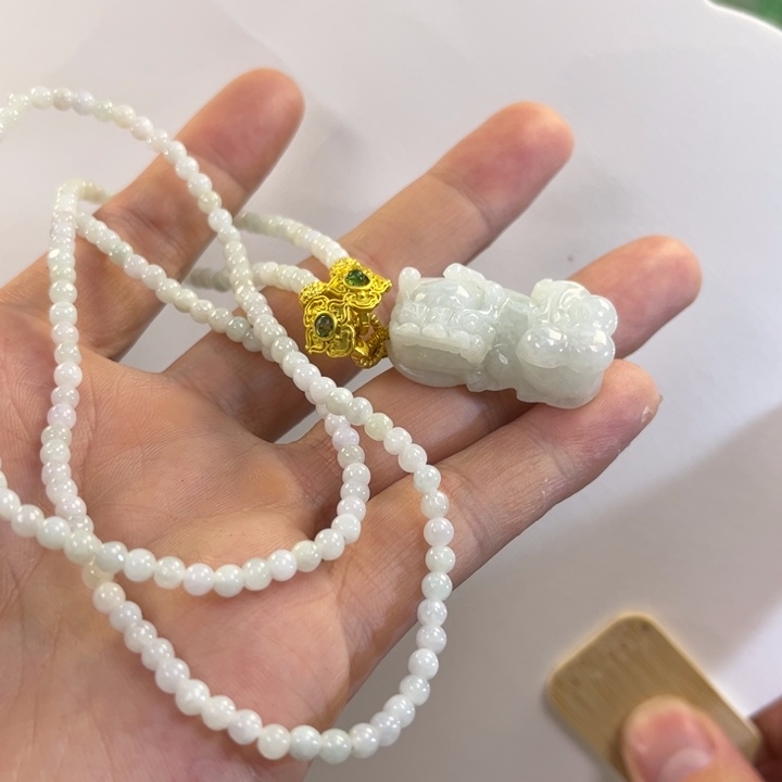 翡翠吊坠(赠链)未镶嵌代编织