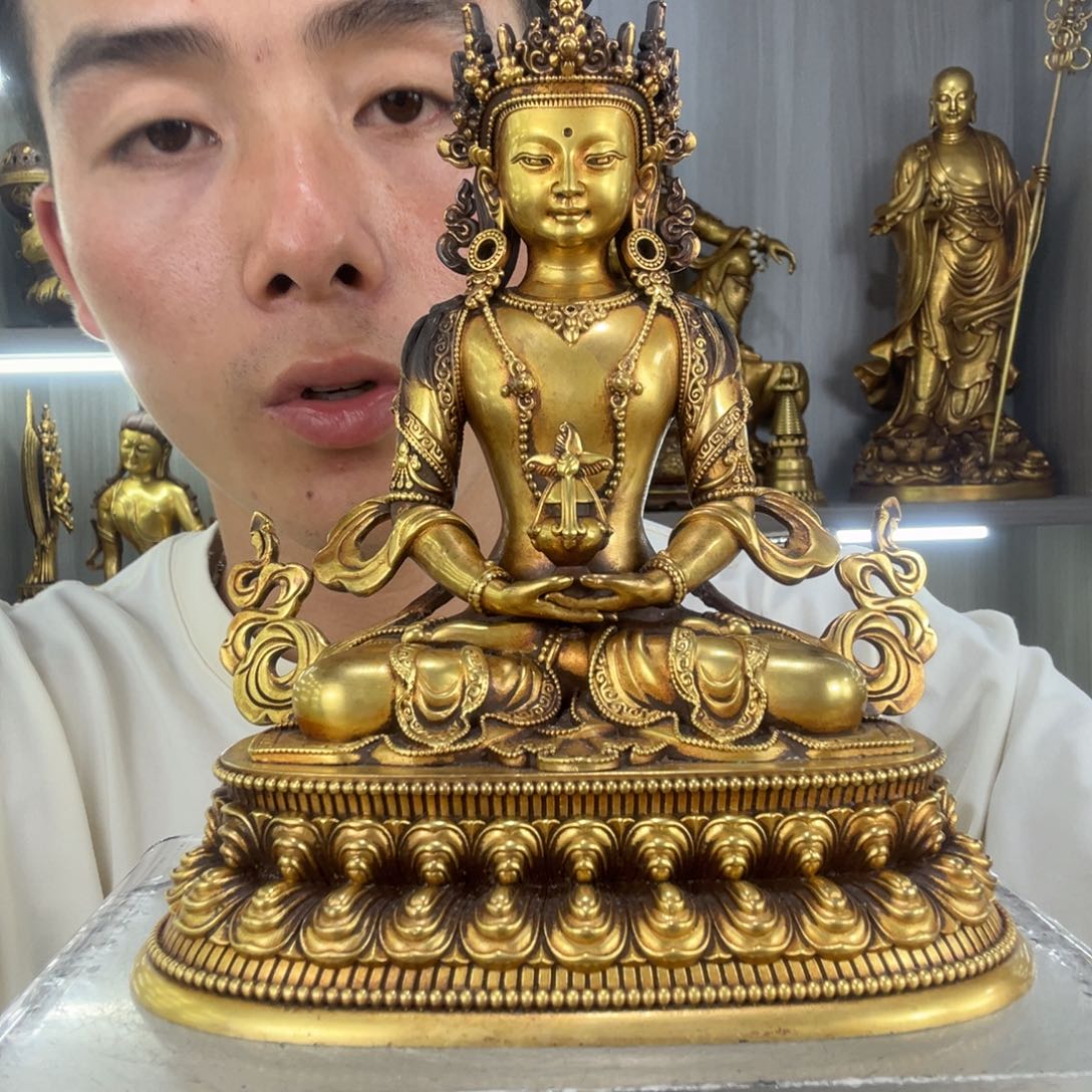 用***8佛像的造型和造型都很精美很