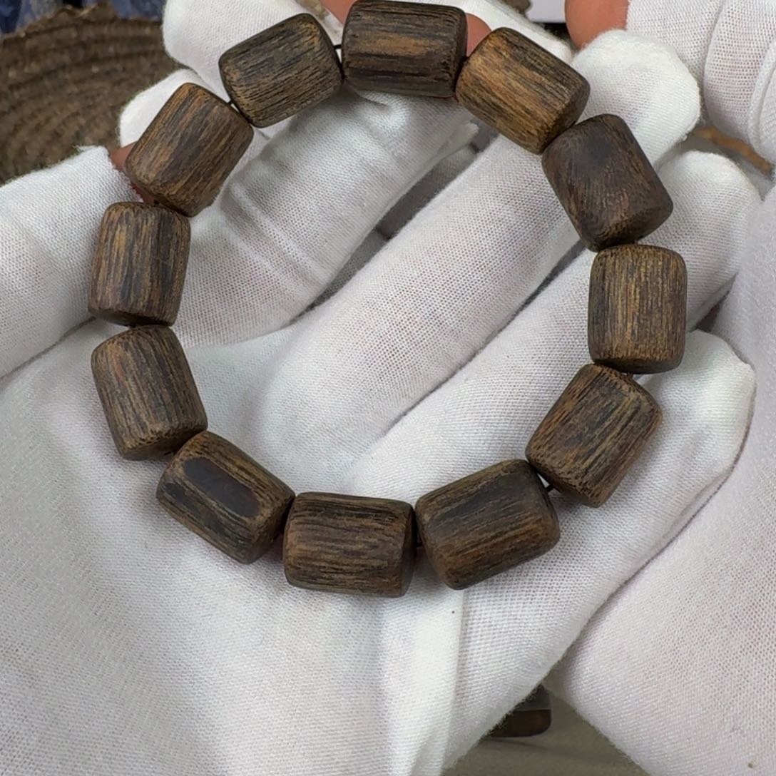 沉香手串红骨凹身沉水随形桶珠单圈卡12保22克