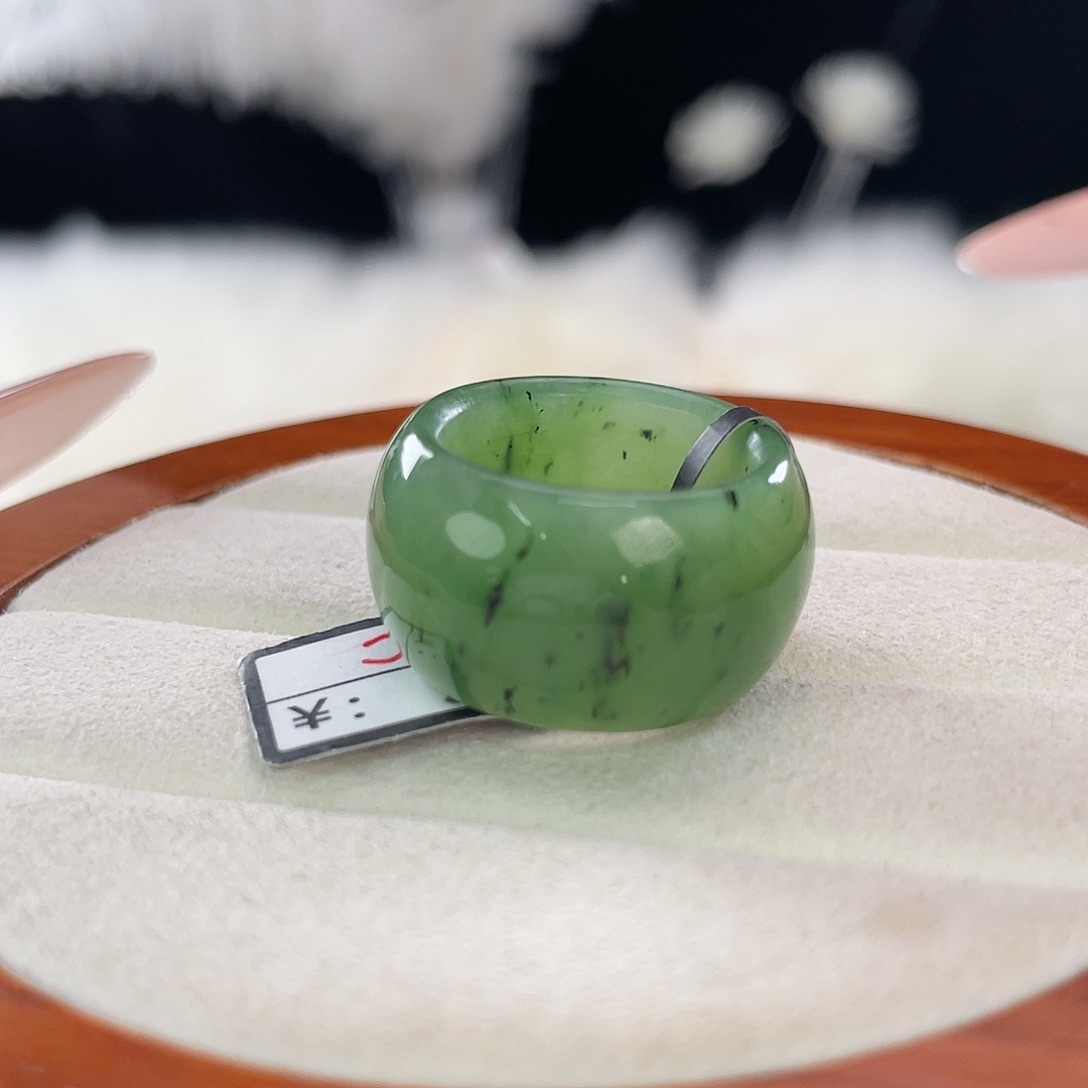 和田玉未镶嵌戒指l35。碧玉墩墩。16.3。不退换