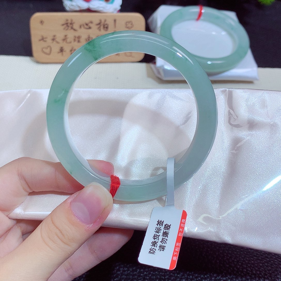 翡翠未镶嵌手镯1289